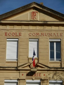 Minute de silence - Groupe Scolaire - Commune de Saint Prim (7)