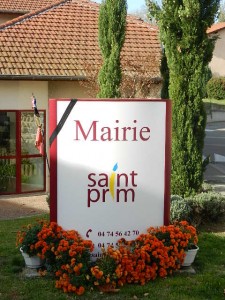 Minute de silence - Groupe Scolaire - Commune de Saint Prim (10)