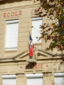 Minute de silence - Groupe Scolaire - Commune de Saint Prim (1)