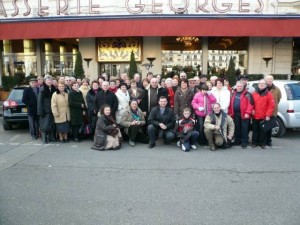 devant la brasserie Georges
