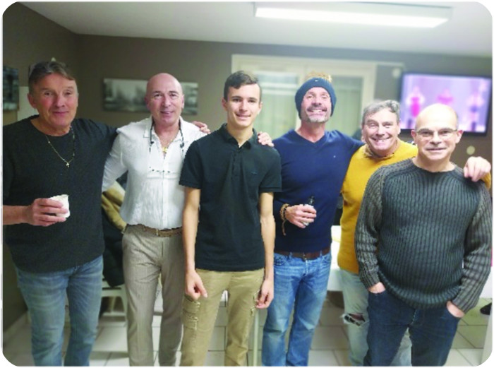 quelques membres dans le club house